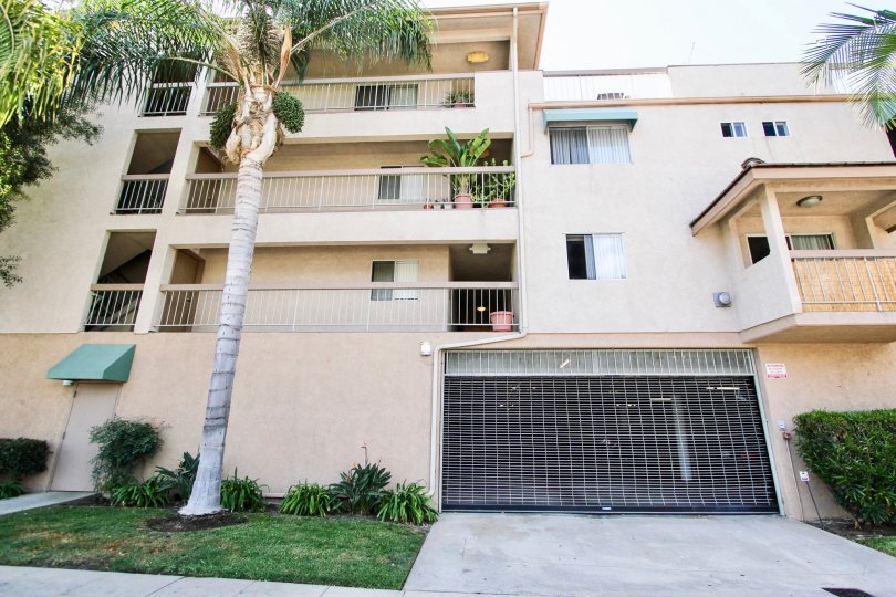 Belmont Villas Condos, Lofts & Townhomes For Sale Belmont Villas Real