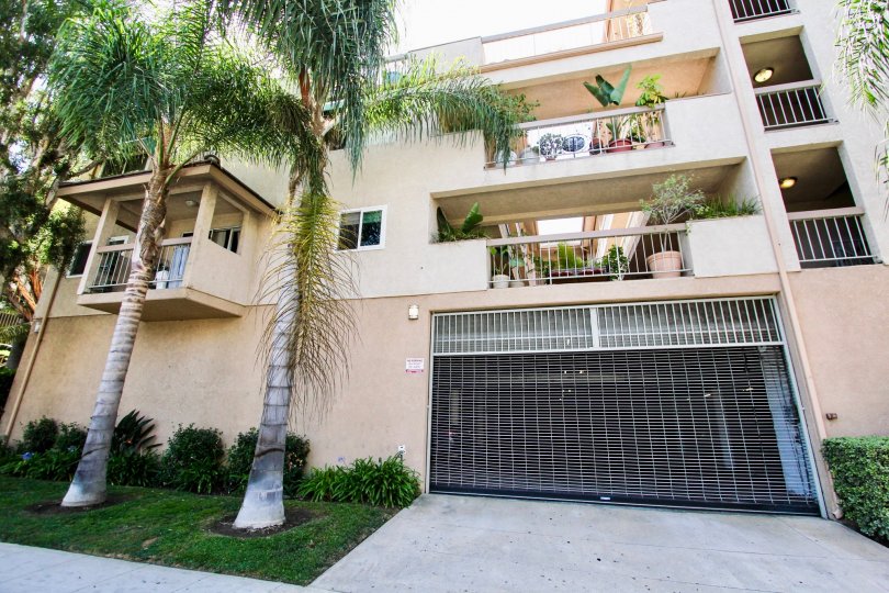 Belmont Villas Condos, Lofts & Townhomes For Sale Belmont Villas Real