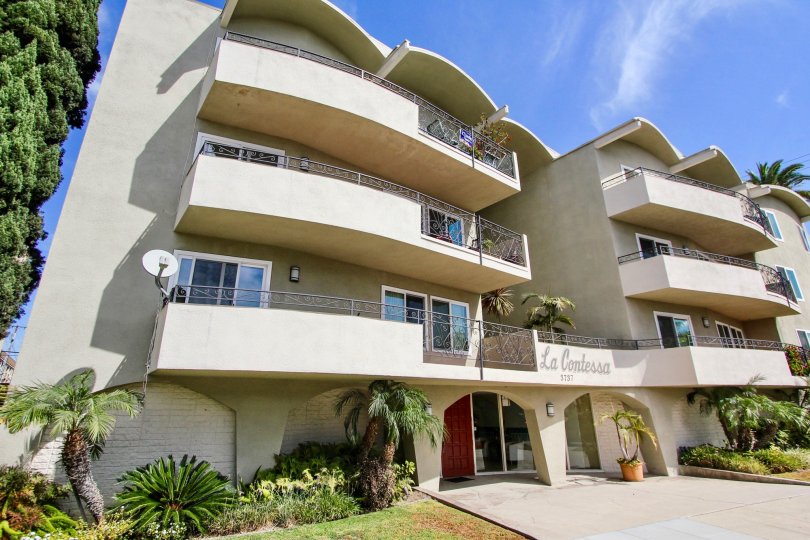 La Contessa Condominiums