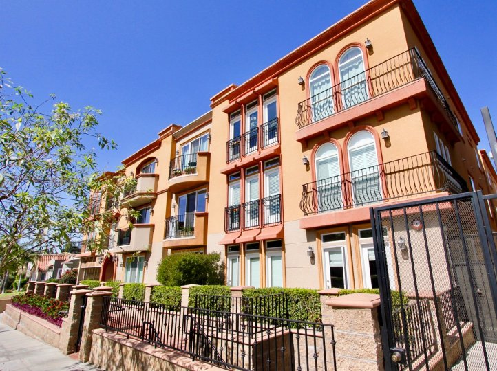 Ambrose Villas Condos, Lofts & Townhomes For Sale Ambrose Villas Real