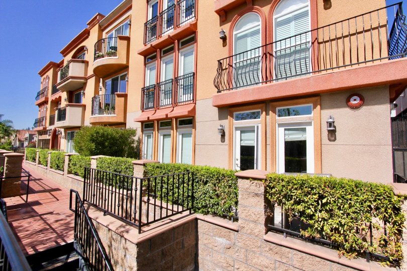 Ambrose Villas Condos, Lofts & Townhomes For Sale Ambrose Villas Real