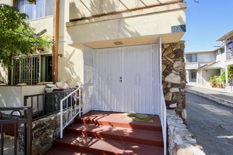 Edgemont Condominiums Condos, Lofts & Townhomes For Sale Edgemont Condominiums Real Estate