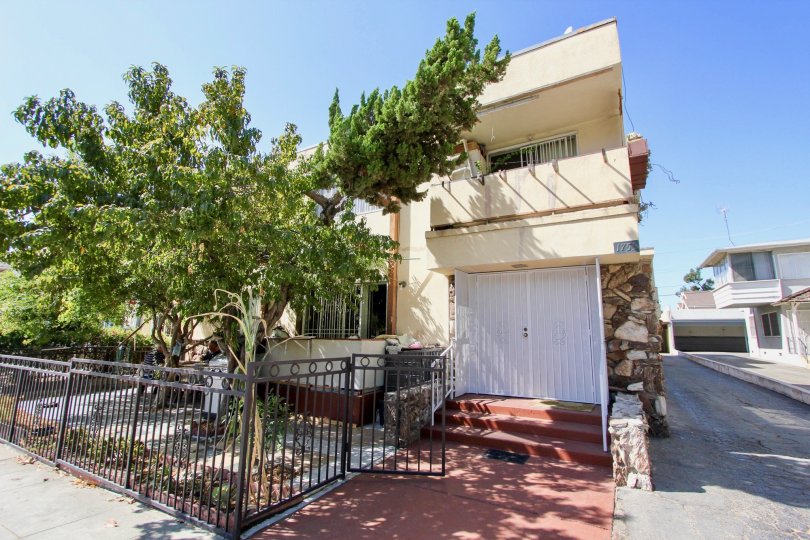 Edgemont Condominiums Condos, Lofts & Townhomes For Sale Edgemont Condominiums Real Estate