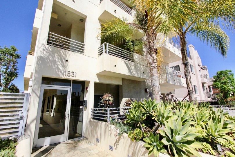 Avon Gardens Condos, Lofts & Townhomes For Sale | Avon Gardens Real