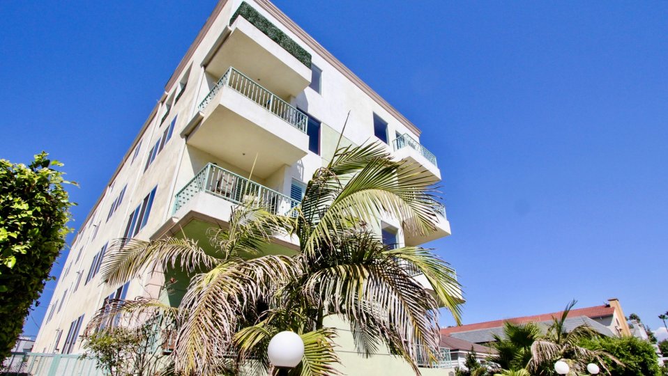 Avon Villas Condos, Lofts & Townhomes For Sale Avon Villas Real