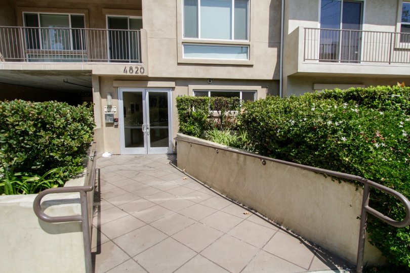 4820 Bellflower Ave Condos, Lofts & Townhomes For Sale 4820