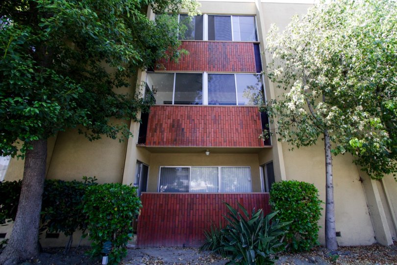 Sutton Terrace South Condos, Lofts & Townhomes For Sale Sutton