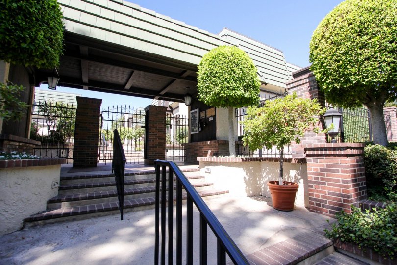 885 S Orange Grove Blvd Condos, Lofts & Townhomes For Sale 885 S