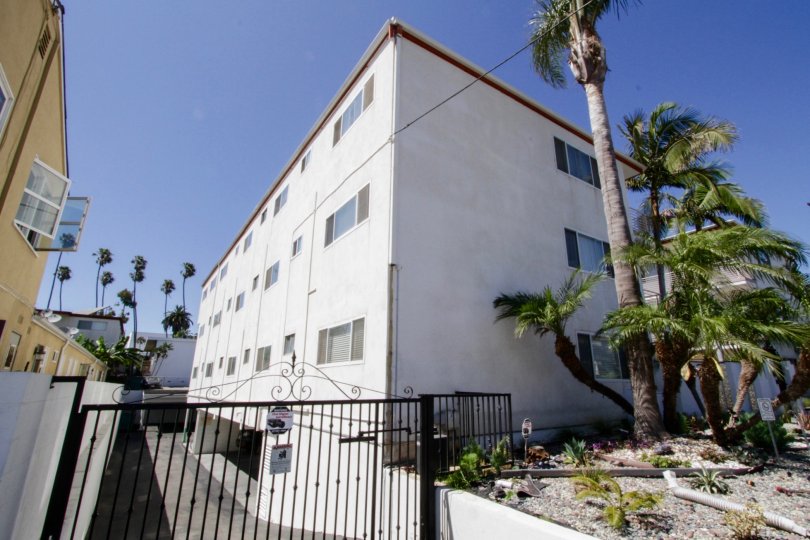 229 Bicknell Condos, Lofts & Townhomes For Sale 229 Bicknell Real