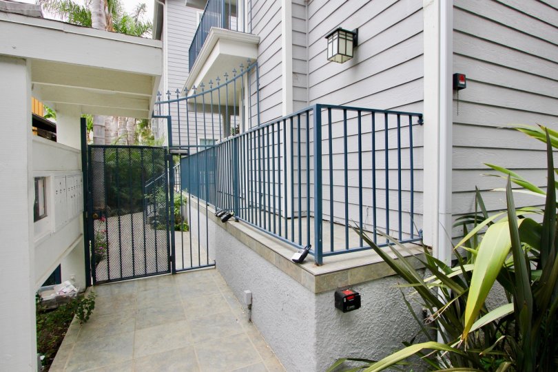 Pacific Gardens Condos, Lofts & Townhomes For Sale | Pacific Gardens