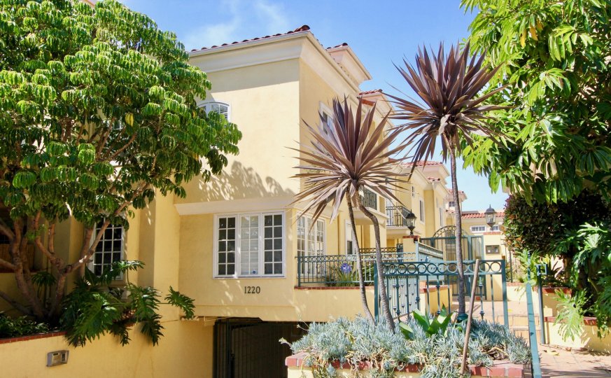 Yale Street Townhomes Condos, Lofts & Townhomes For Sale Yale Street Townhomes Real Estate