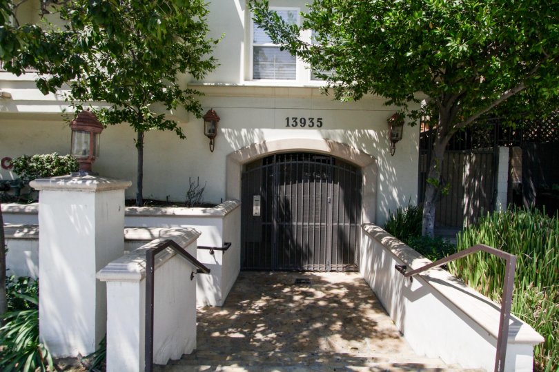 13935 Burbank Blvd Condos, Lofts & Townhomes For Sale 13935 Burbank