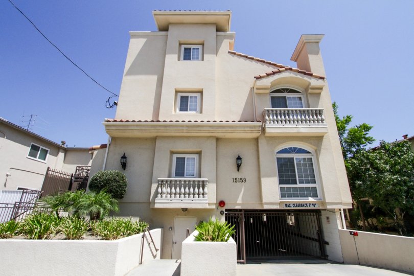 15159 Dickens St Condos, Lofts & Townhomes For Sale 15159 Dickens St