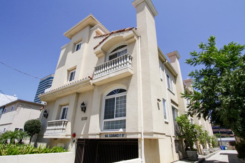 15159 Dickens St Condos, Lofts & Townhomes For Sale 15159 Dickens St