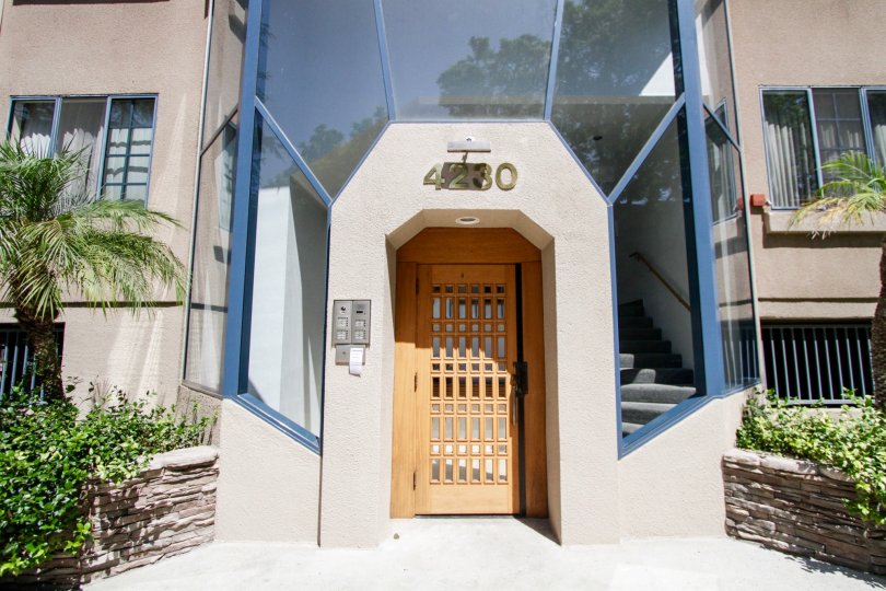 4230 Stansbury Ave Condos, Lofts & Townhomes For Sale 4230 Stansbury