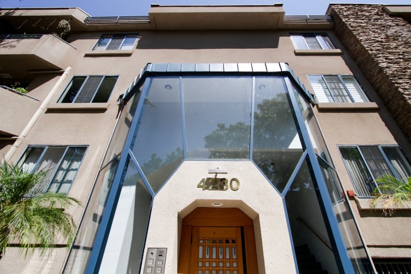 4230 Stansbury Ave Condos, Lofts & Townhomes For Sale 4230 Stansbury