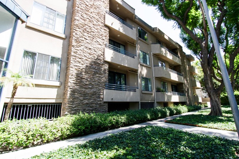 4230 Stansbury Ave Condos, Lofts & Townhomes For Sale 4230 Stansbury