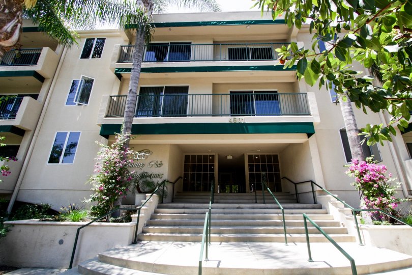 Country Club Condominiums Condos, Lofts & Townhomes For Sale Country