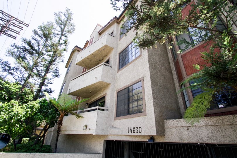 Dickens Contemporary Condos, Lofts & Townhomes For Sale Dickens