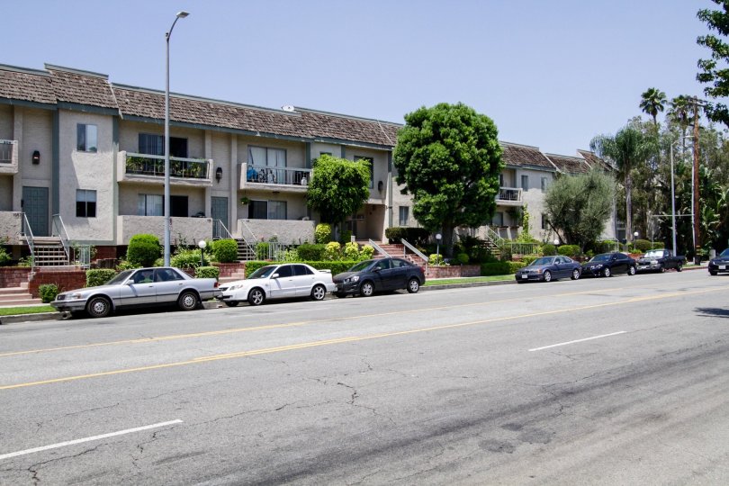 Knollwood Villas Condos, Lofts & Townhomes For Sale Knollwood Villas