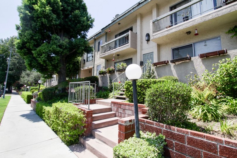 Knollwood Villas Condos, Lofts & Townhomes For Sale Knollwood Villas