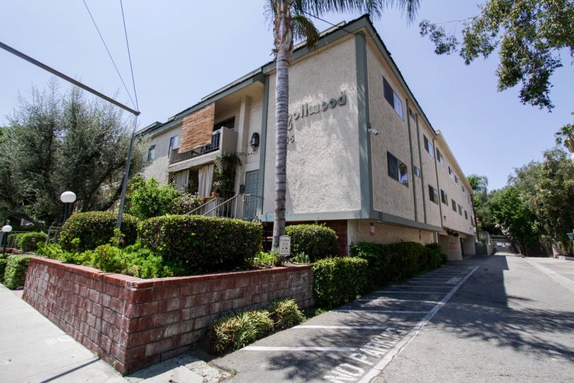 Knollwood Villas Condos, Lofts & Townhomes For Sale Knollwood Villas
