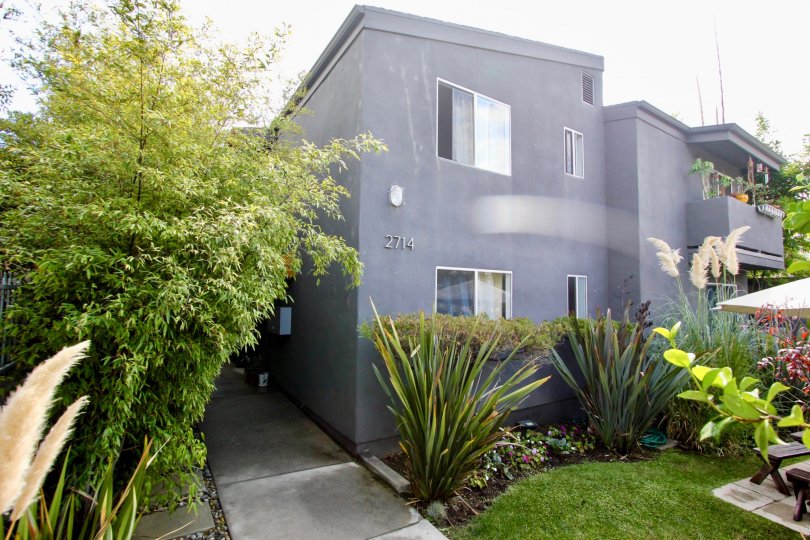 Six Off Rowena Condos, Lofts & Townhomes For Sale Six Off Rowena Real