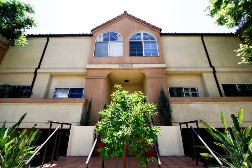 11306 Moorpark Condos, Lofts & Townhomes For Sale 11306 Moorpark Real