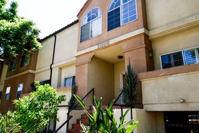 11306 Moorpark Condos, Lofts & Townhomes For Sale 11306 Moorpark Real