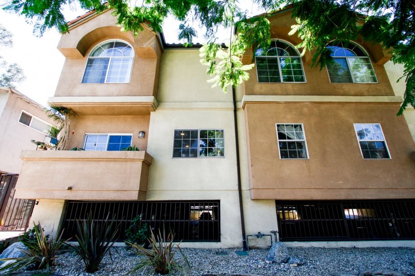 11306 Moorpark Condos, Lofts & Townhomes For Sale 11306 Moorpark Real