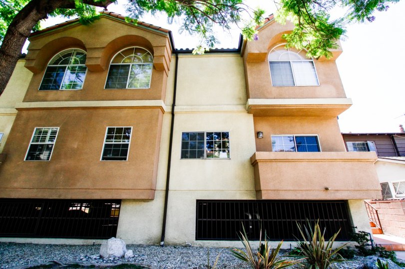 11306 Moorpark Condos, Lofts & Townhomes For Sale 11306 Moorpark Real