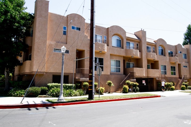 11524 Moorpark St Condos, Lofts & Townhomes For Sale 11524 Moorpark St Real Estate 11524