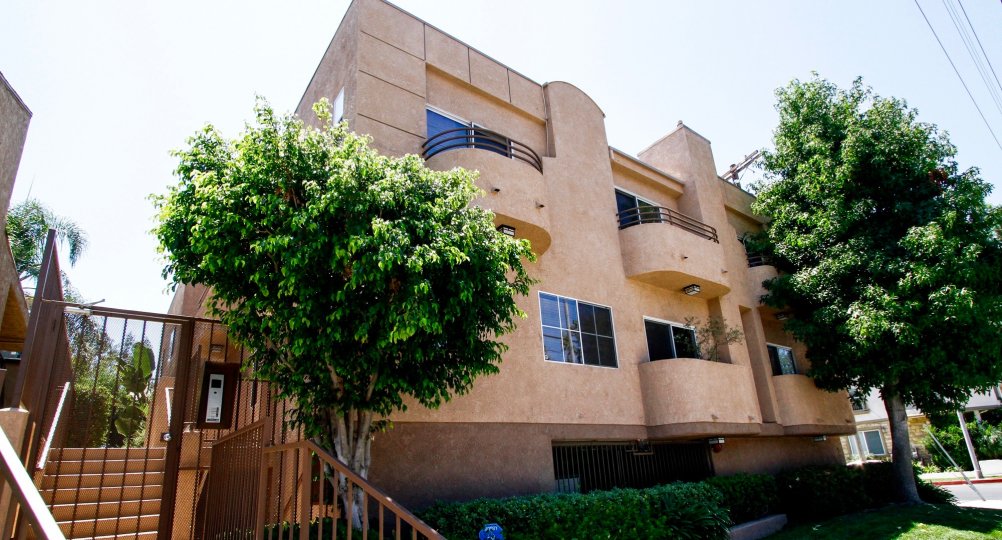 11524 Moorpark St Condos, Lofts & Townhomes For Sale 11524 Moorpark St Real Estate 11524
