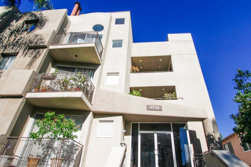 4236 Longridge Ave Condos, Lofts & Townhomes For Sale 4236 Longridge Ave Real Estate 4236