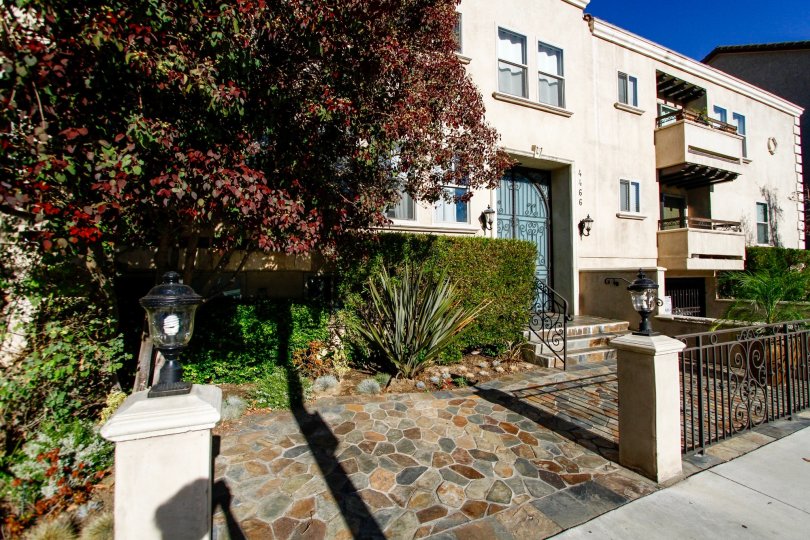 4466 Coldwater Canyon Ave Condos, Lofts & Townhomes For Sale 4466