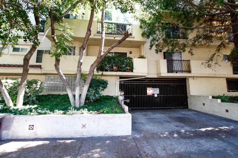 Studio City Regency Condos, Lofts & Townhomes For Sale Studio City