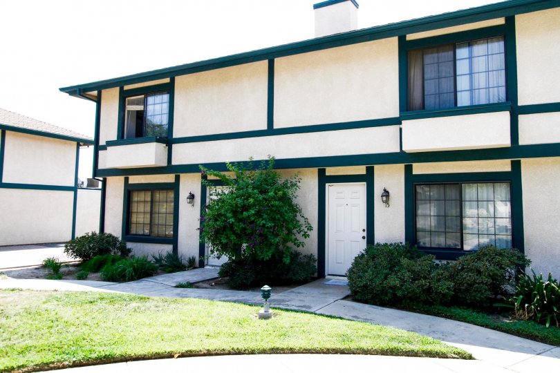 Glenoaks Gardens Condos, Lofts & Townhomes For Sale Glenoaks Gardens