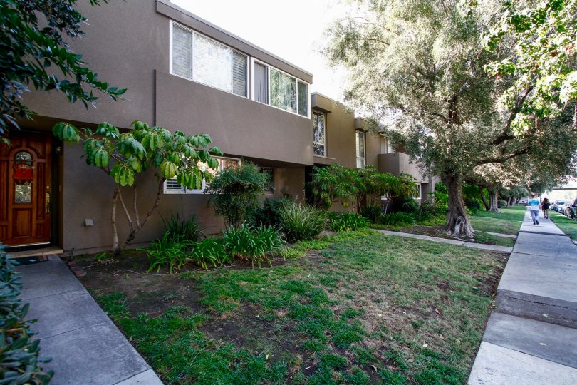 Lindley Gardens Condos, Lofts & Townhomes For Sale Lindley Gardens