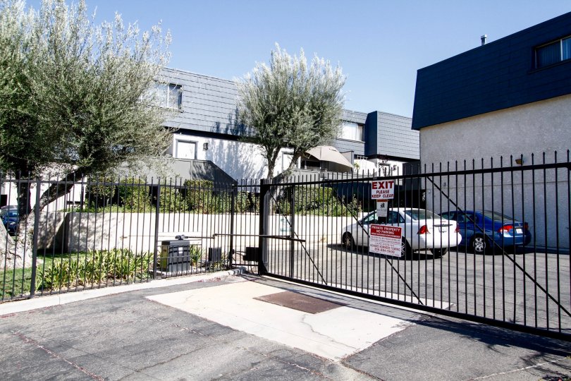 Tarzana Gardens Condos, Lofts & Townhomes For Sale Tarzana Gardens