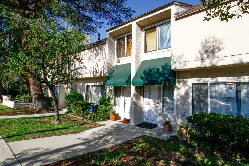 Tarzana Oaks Condos, Lofts & Townhomes For Sale Tarzana Oaks Real