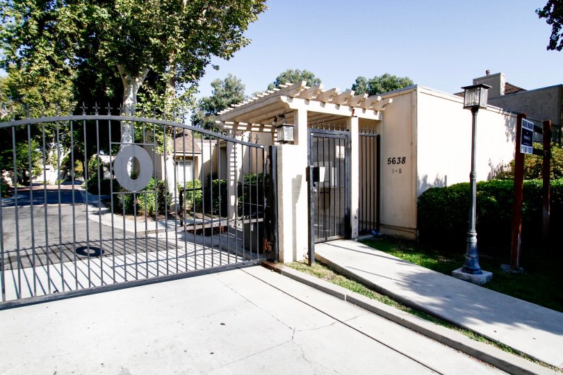 Tarzana Oaks Condos, Lofts & Townhomes For Sale Tarzana Oaks Real