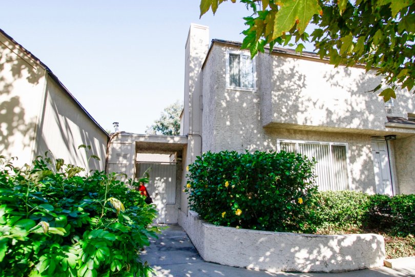 Tarzana Oaks Condos, Lofts & Townhomes For Sale Tarzana Oaks Real