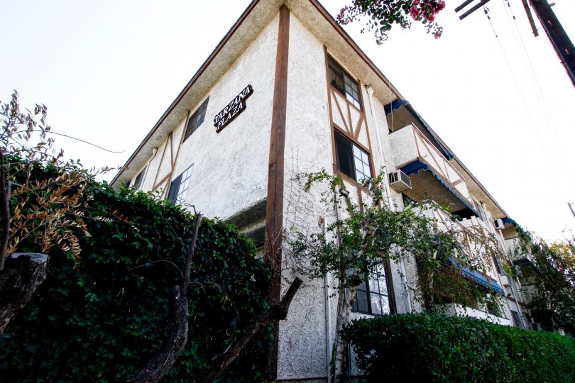 Tarzana Plaza Condos, Lofts & Townhomes For Sale Tarzana Plaza Real