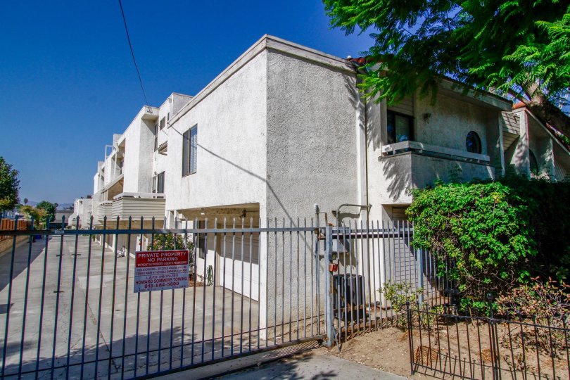 Tarzana Strawberry Villas Condos, Lofts & Townhomes For Sale Tarzana