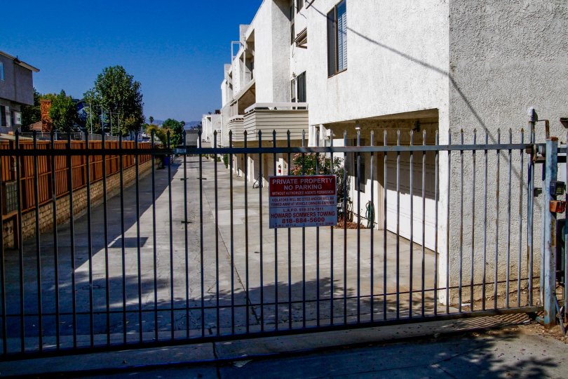 Tarzana Strawberry Villas Condos, Lofts & Townhomes For Sale Tarzana Strawberry Villas Real