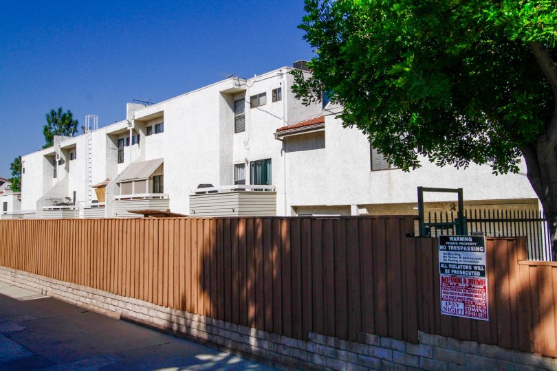 Tarzana Strawberry Villas Condos, Lofts & Townhomes For Sale Tarzana