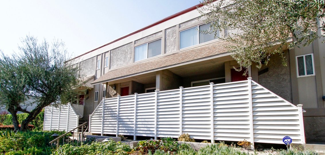 Tarzana Tennis Townhomes Condos, Lofts & Townhomes For Sale Tarzana