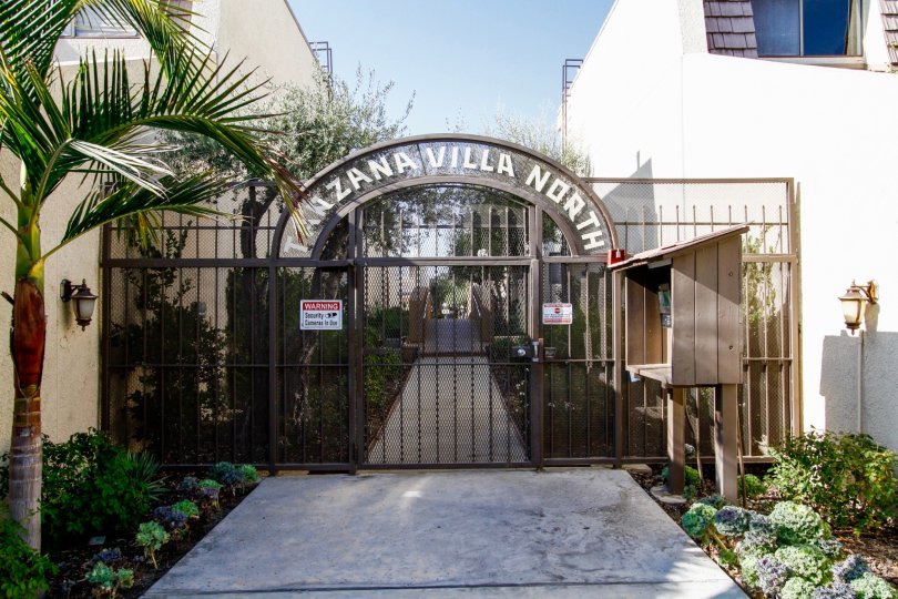 Tarzana Villas North Condos, Lofts & Townhomes For Sale Tarzana