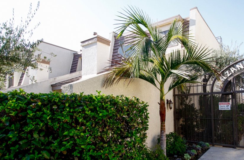 Tarzana Villas North Condos, Lofts & Townhomes For Sale Tarzana