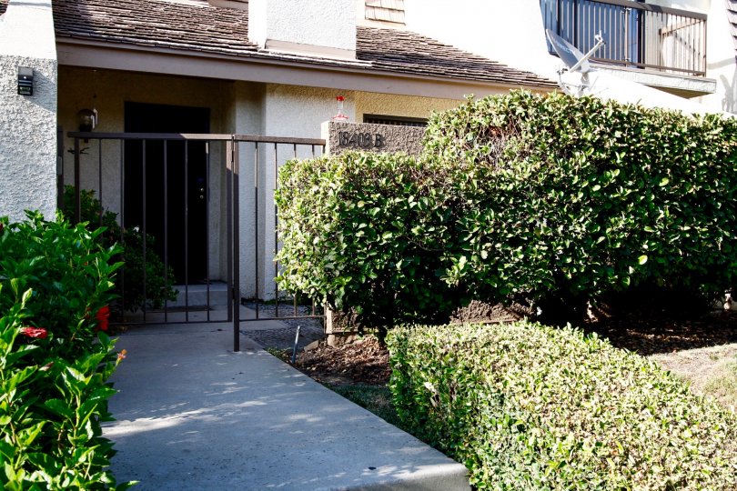 Tarzana Villas North Condos, Lofts & Townhomes For Sale Tarzana